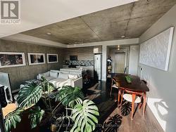605 - 111 BATHURST STREET Toronto, ON M5V 0M9