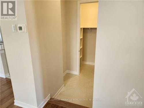 271 FALSETTO STREET , Ottawa, Ontario K1W 0S4 3