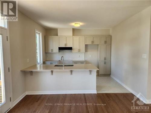 271 FALSETTO STREET , Ottawa, Ontario K1W 0S4 5