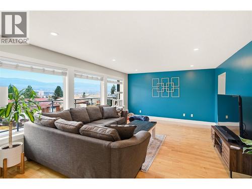 2218 Omineca Place, Kelowna, BC 