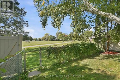 909 Lawnsberry Drive, Ottawa, ON 