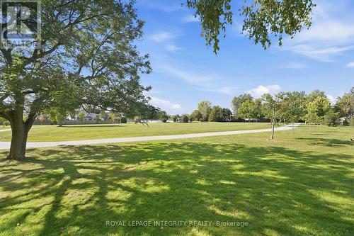 909 Lawnsberry Drive, Ottawa, ON 