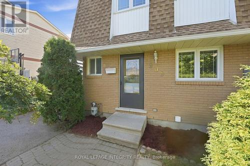 909 Lawnsberry Drive, Ottawa, ON 