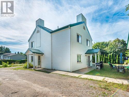 4 - 1015 ARNOLD STREET , Innisfil, Ontario L0L 1C0 2