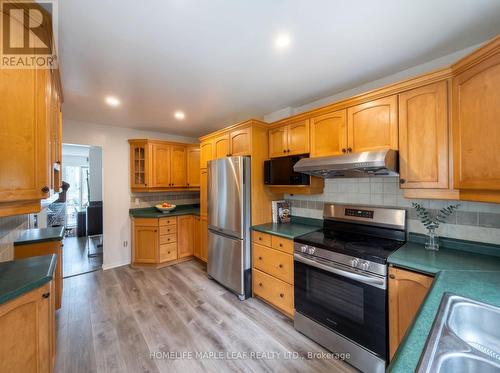 12 Giles Court, Whitby, ON 