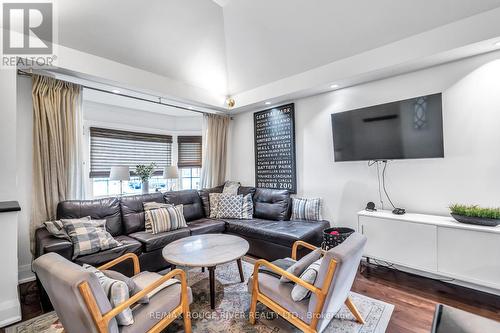 1306 Kingston Road, Toronto, ON 