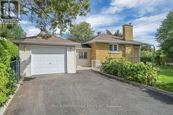 Side / Garage - 