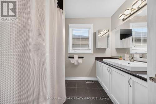 556 Sunlit Circle, Ottawa, ON 