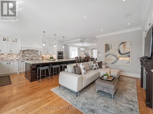 5 Paula Boulevard, Toronto, ON 