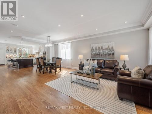 5 Paula Boulevard, Toronto, ON 