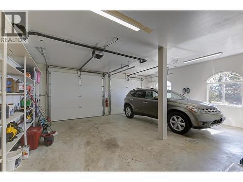 Double garage - 4632 / 4624 Minto Street, Peachland, BC 