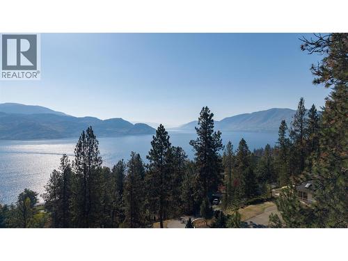 4632 / 4624 Minto Street, Peachland, BC 