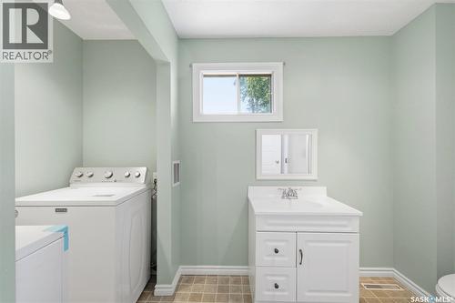 704 Mcpherson Avenue, Saskatoon, SK 
