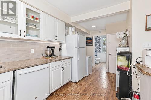 Lots of Kitchen Cabinets and Counter space - 7440 Highway # 26 Highway, Clearview (Stayner), ON 