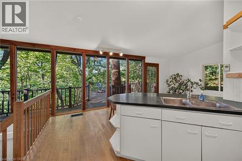 2 Helen Street, Dundas, ON 