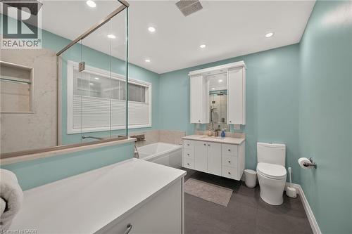 2 Helen Street, Dundas, ON 