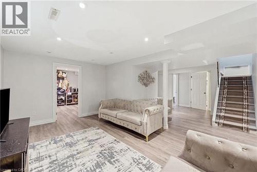 11 Redtail Crescent, Hamilton, ON 