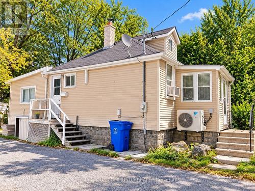 567 GRANBY PLACE , Newmarket, Ontario L3Y 2J6 2