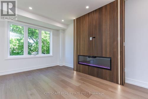 954 Fourth Street, Mississauga, ON - Indoor Photo Showing Other Room