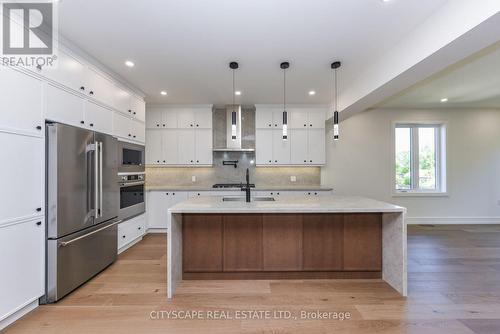 956 Fourth Street, Mississauga, ON - Indoor Photo Showing Kitchen With Stainless Steel Kitchen With Double Sink With Upgraded Kitchen