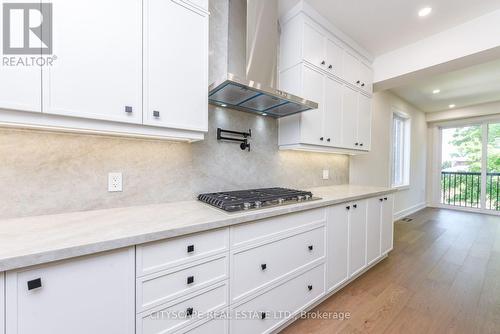 956 Fourth Street, Mississauga, ON - Indoor Photo Showing Kitchen