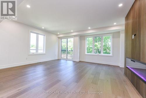 956 Fourth Street, Mississauga, ON - Indoor Photo Showing Other Room