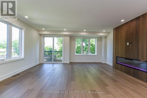 956 Fourth Street, Mississauga, ON - Indoor