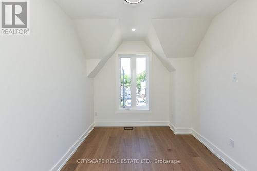 956 Fourth Street, Mississauga, ON - Indoor Photo Showing Other Room