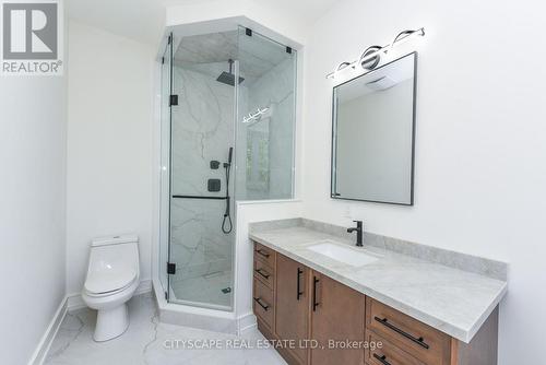 956 Fourth Street, Mississauga, ON - Indoor Photo Showing Bathroom