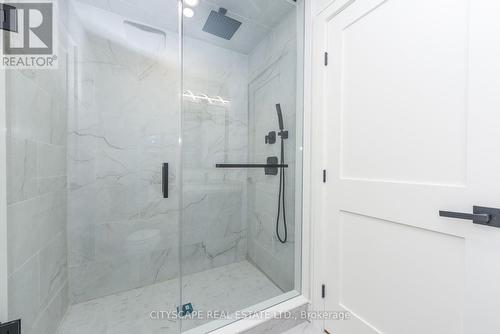 956 Fourth Street, Mississauga, ON - Indoor Photo Showing Bathroom