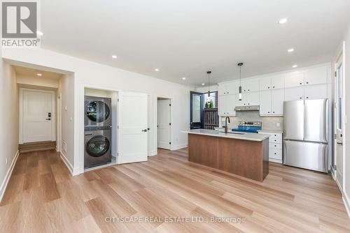 956 Fourth Street, Mississauga, ON - Indoor Photo Showing Kitchen With Stainless Steel Kitchen