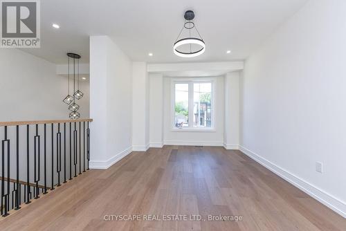 956 Fourth Street, Mississauga, ON - Indoor Photo Showing Other Room