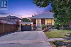 14 GRAMPIAN CRESCENT  Toronto, ON M9L 2L3