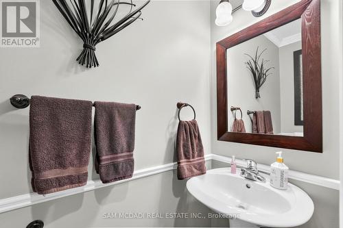 2191 Coldwater Street, Burlington, ON - Indoor Photo Showing Bathroom