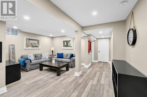 2191 Coldwater Street, Burlington, ON - Indoor