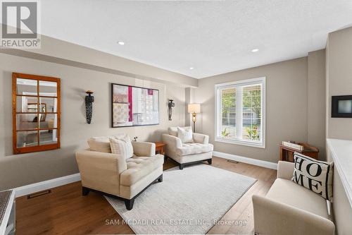 2191 Coldwater Street, Burlington, ON - Indoor Photo Showing Living Room