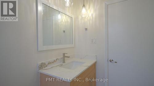 143 Elgin Crescent, Waterloo, ON -  Photo Showing Bathroom