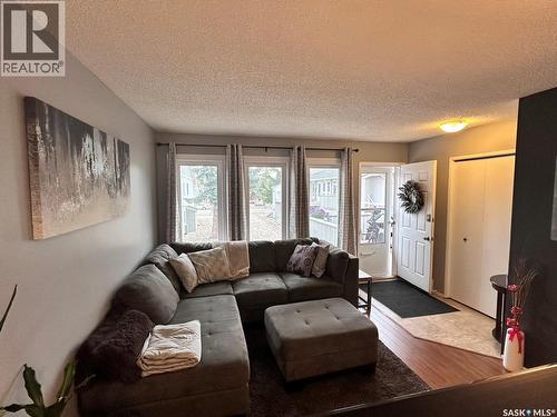 7346 Bennett Drive, Regina, SK - Indoor Photo Showing Living Room