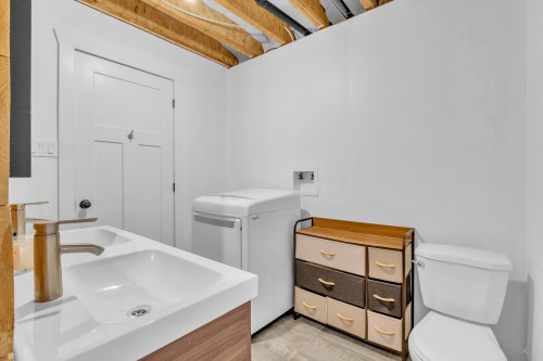 Bathroom - 16 Ch. De La Perdrix, Val-Des-Monts, QC - Indoor Photo Showing Other Room