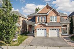 40 IDYLLWOOD AVENUE  Richmond Hill, ON L4S 2P3
