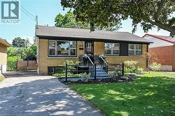 89 WISE Crescent Hamilton, ON L8T 2L7