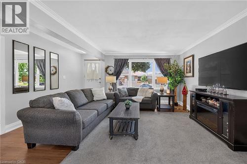 89 Wise Crescent, Hamilton, ON - Indoor Photo Showing Living Room