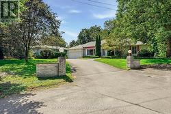 359 LARK AVENUE  Burlington, ON L7T 2T1
