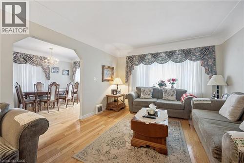 1873 Main Street E, Hamilton, ON - Indoor Photo Showing Living Room