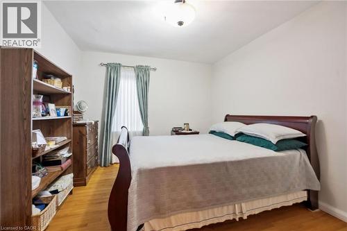 1873 Main Street E, Hamilton, ON - Indoor Photo Showing Bedroom