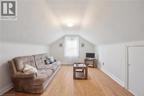 1873 Main Street E, Hamilton, ON - Indoor Photo Showing Living Room