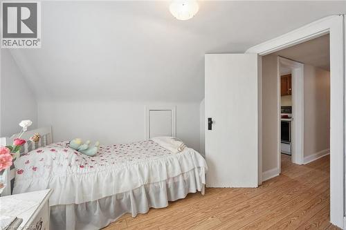 1873 Main Street E, Hamilton, ON - Indoor Photo Showing Bedroom