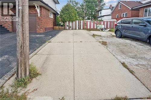 1873 Main Street E, Hamilton, ON - Outdoor
