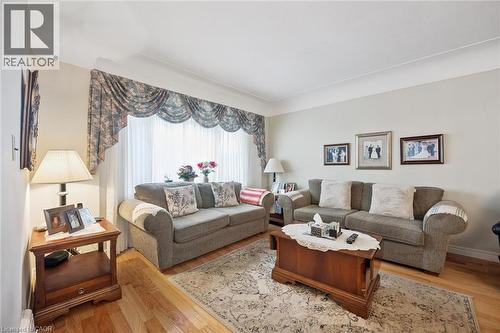1873 Main Street E, Hamilton, ON - Indoor Photo Showing Living Room