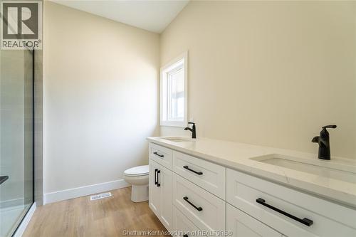 56 Lantern Lane, Chatham, ON - Indoor Photo Showing Bathroom
